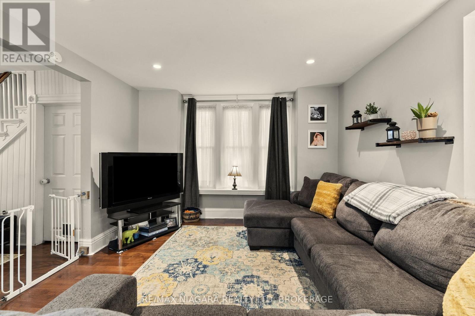 85 MAPLE STREET - 8