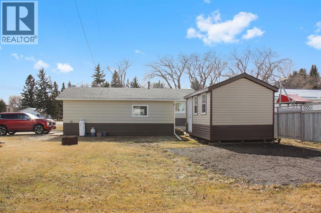 4801 48 Avenue - 33