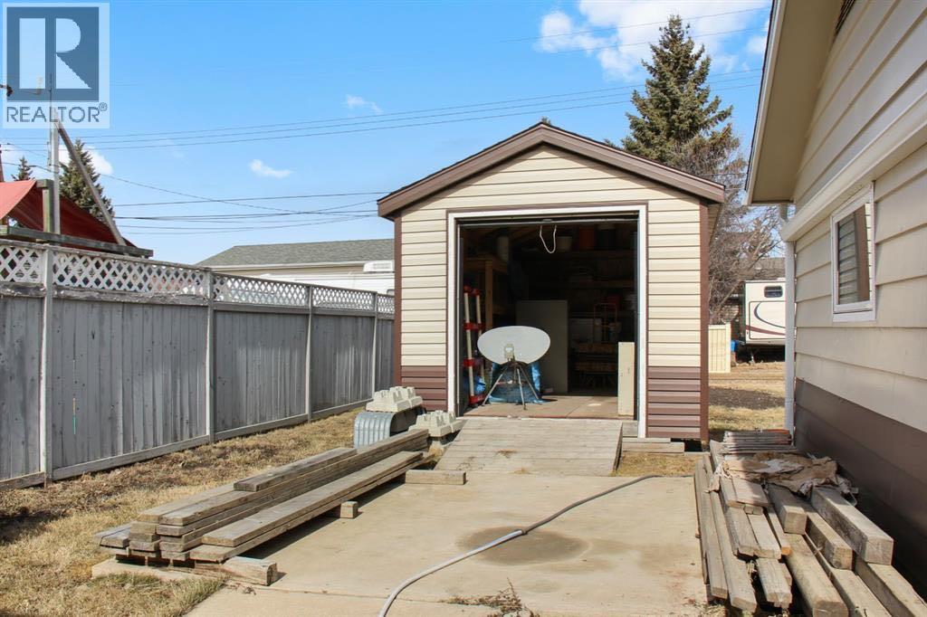 4801 48 Avenue - 31