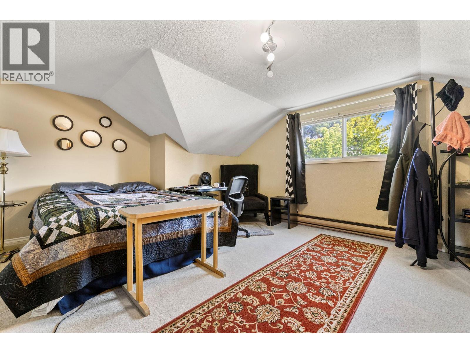 660 Sparrow Road - 36