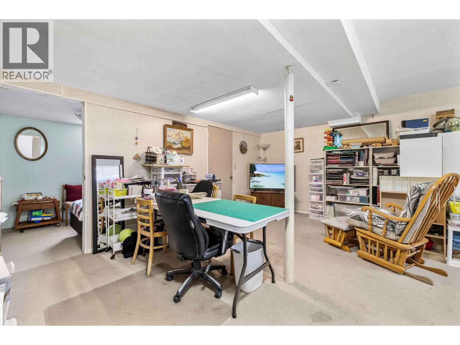 660 Sparrow Road - 38