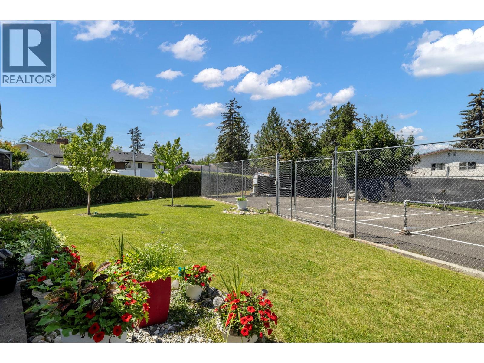 660 Sparrow Road - 54