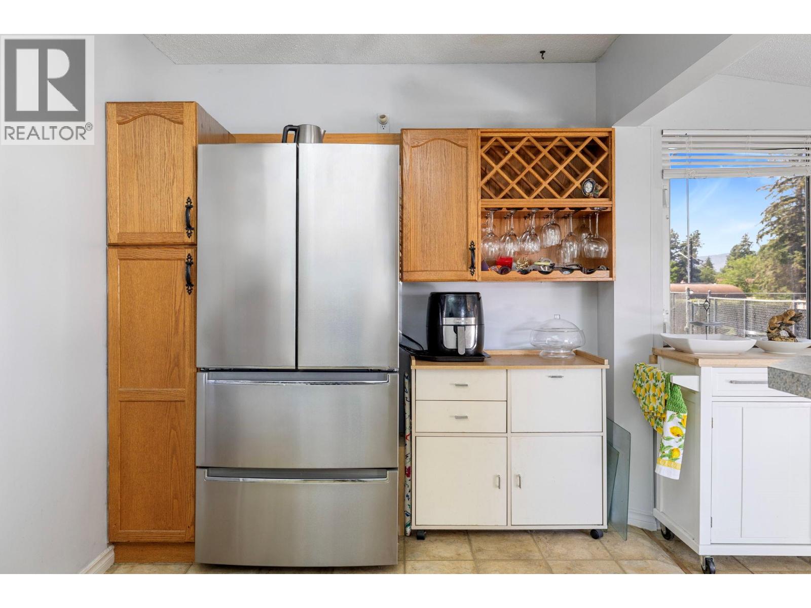 660 Sparrow Road - 19