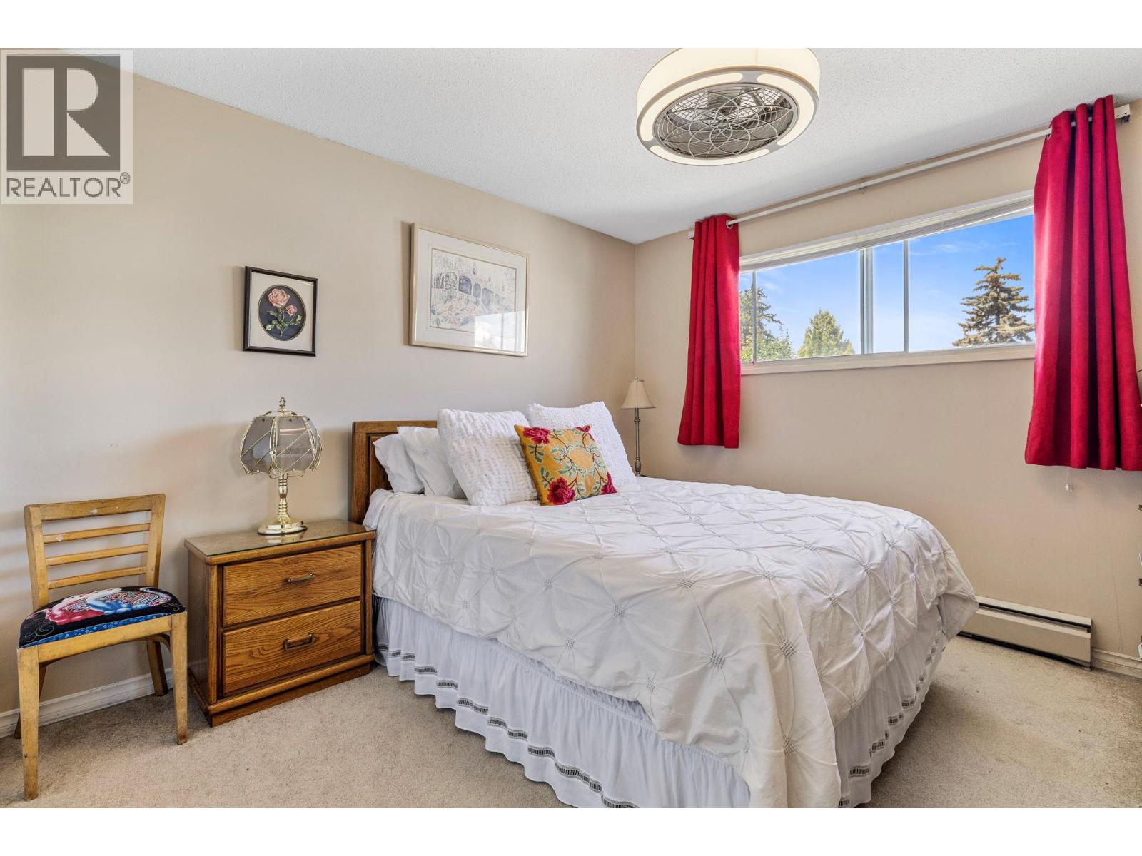660 Sparrow Road - 24
