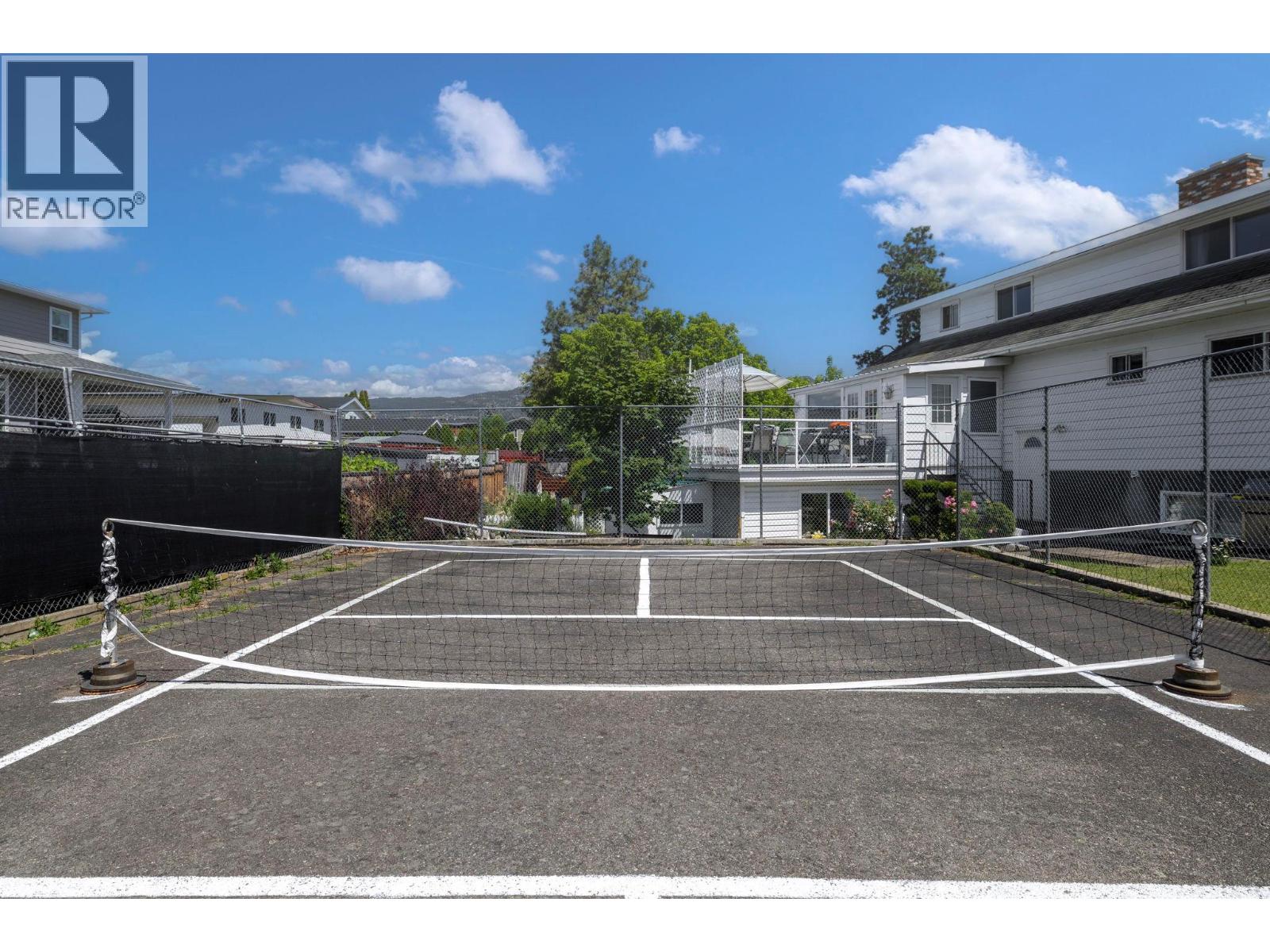 660 Sparrow Road - 57