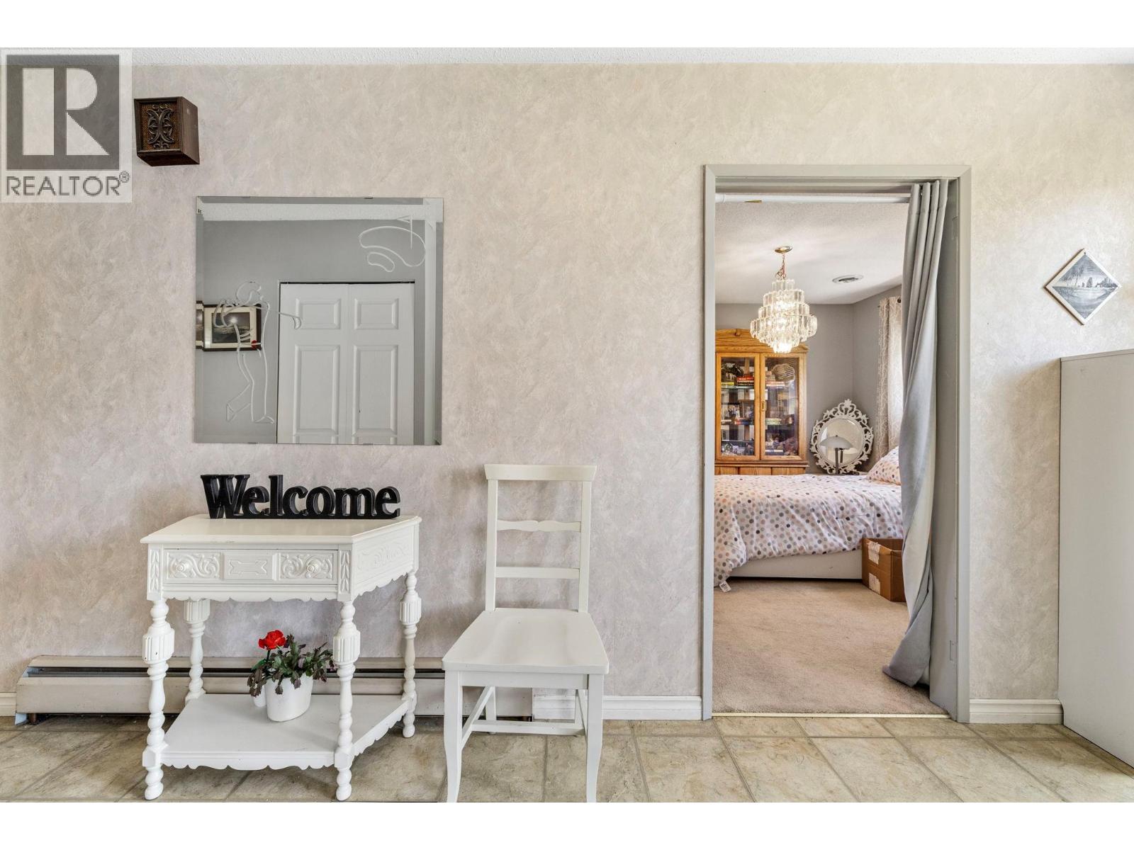 660 Sparrow Road - 8