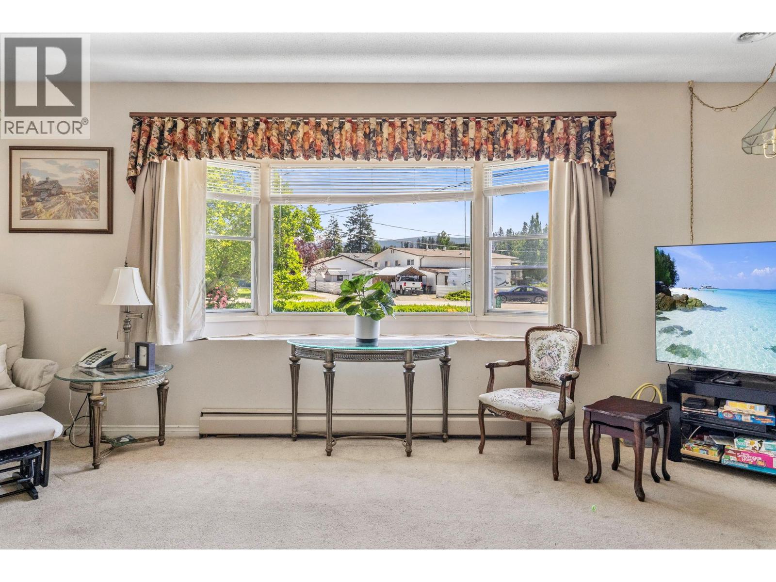 660 Sparrow Road - 7