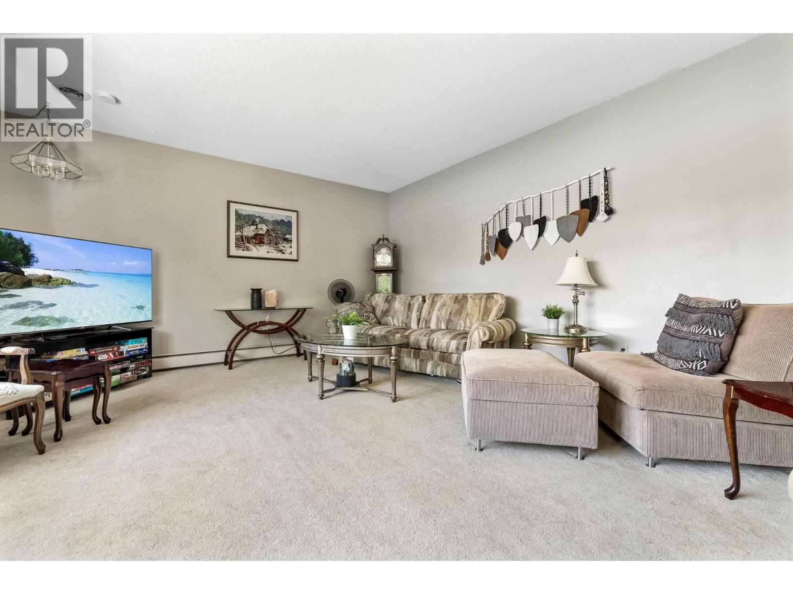 660 Sparrow Road - 5