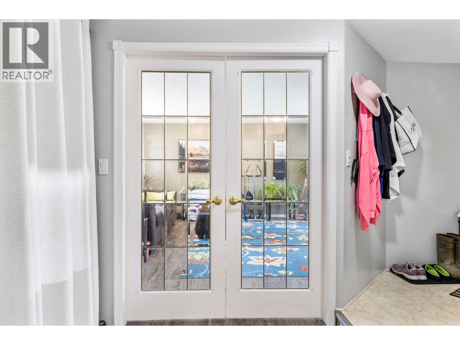 660 Sparrow Road - 48
