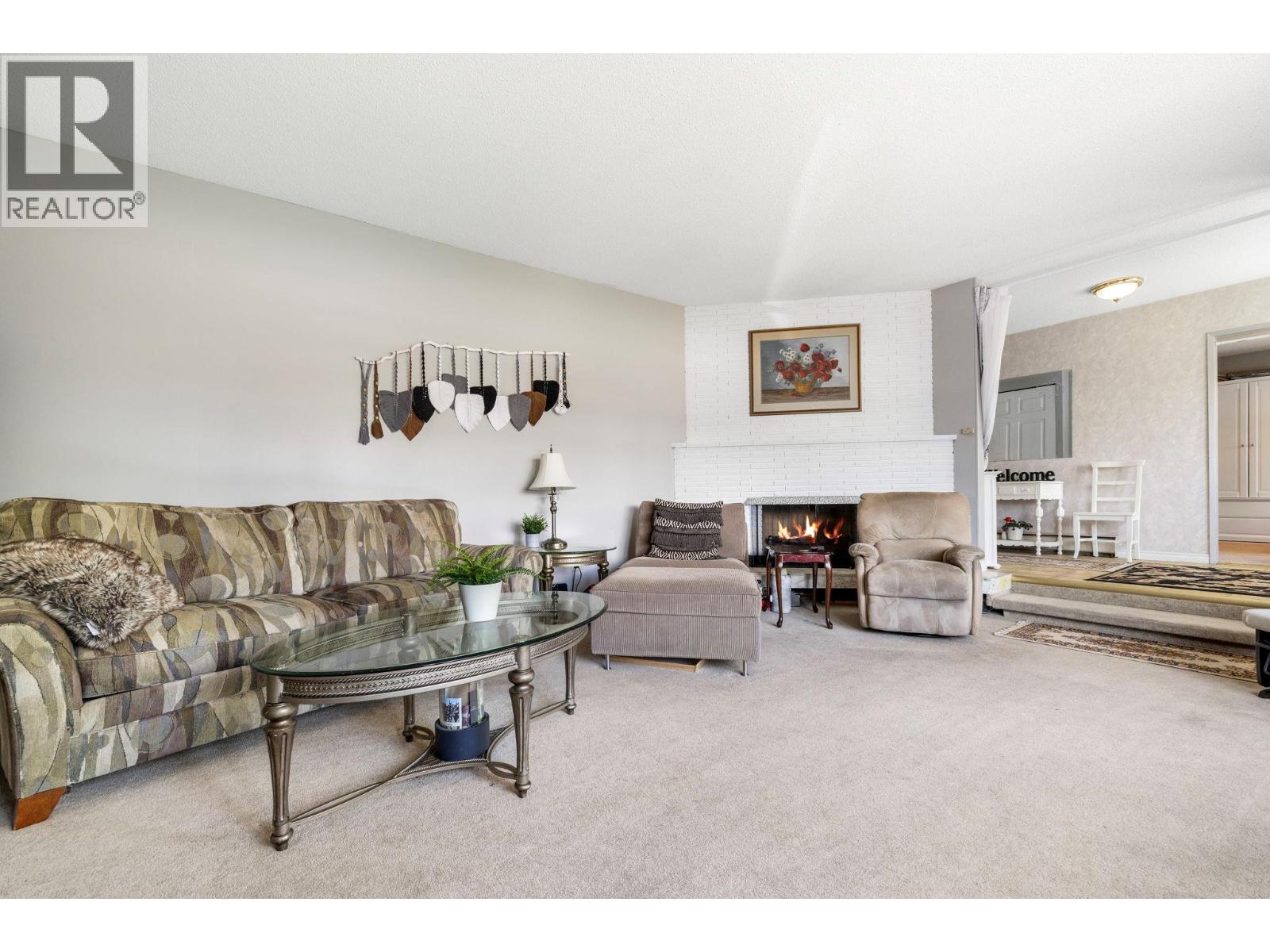 660 Sparrow Road - 6