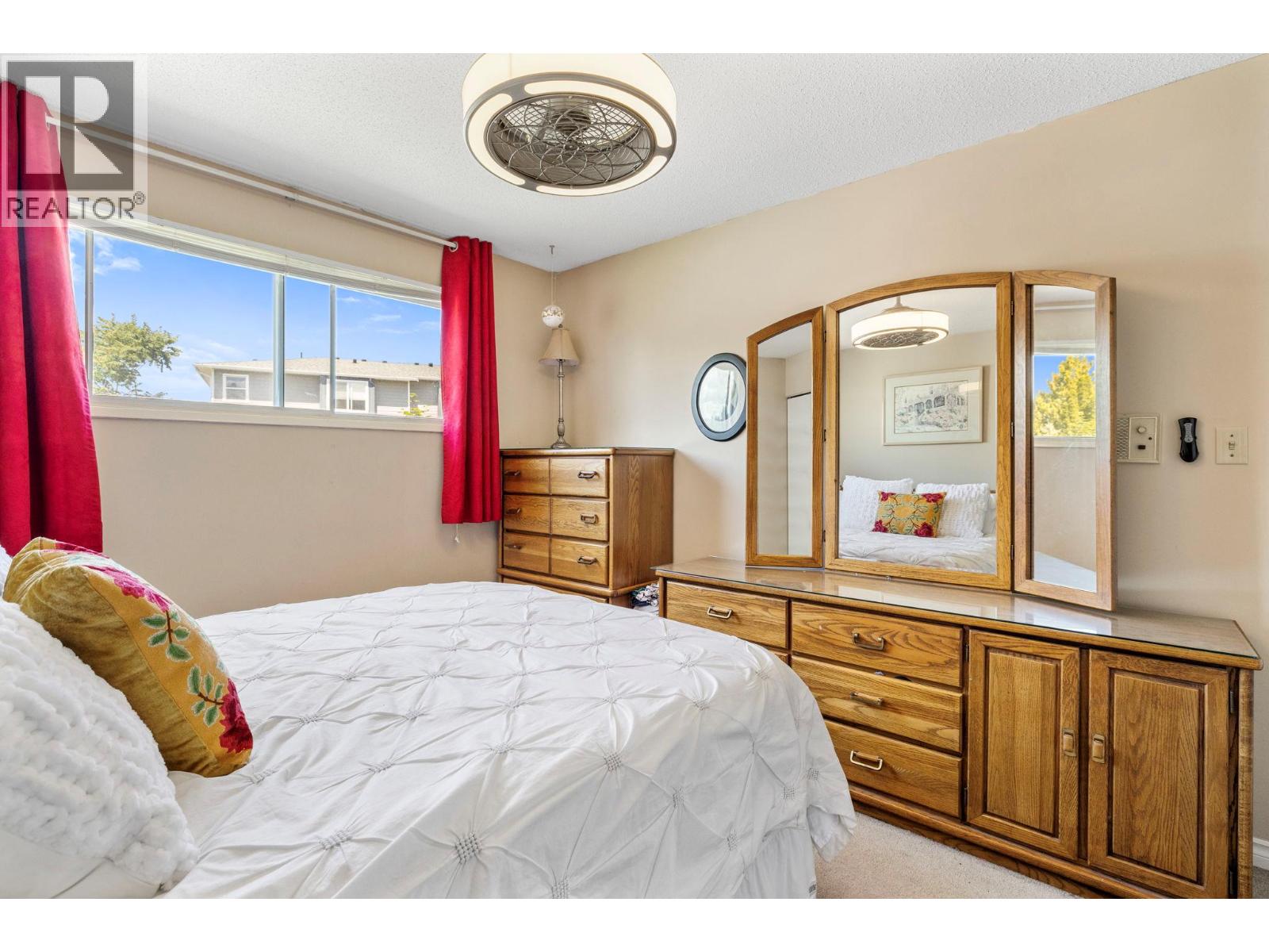 660 Sparrow Road - 25