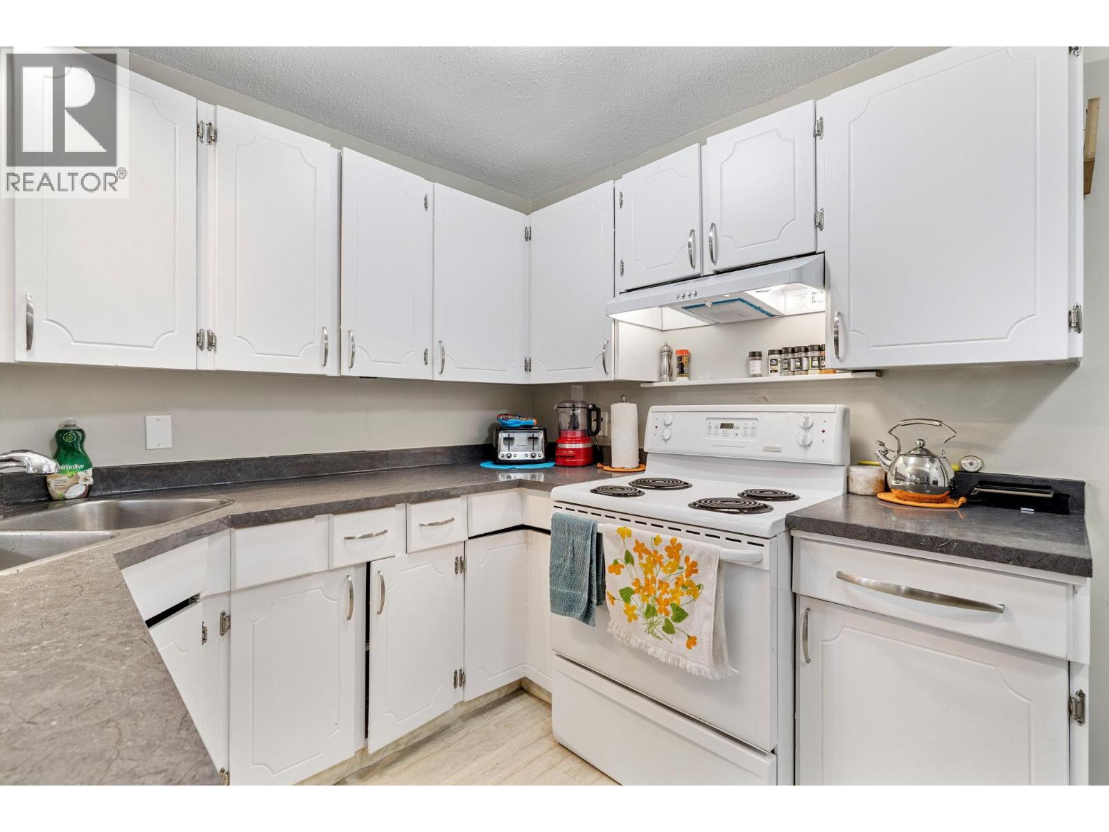 660 Sparrow Road - 43