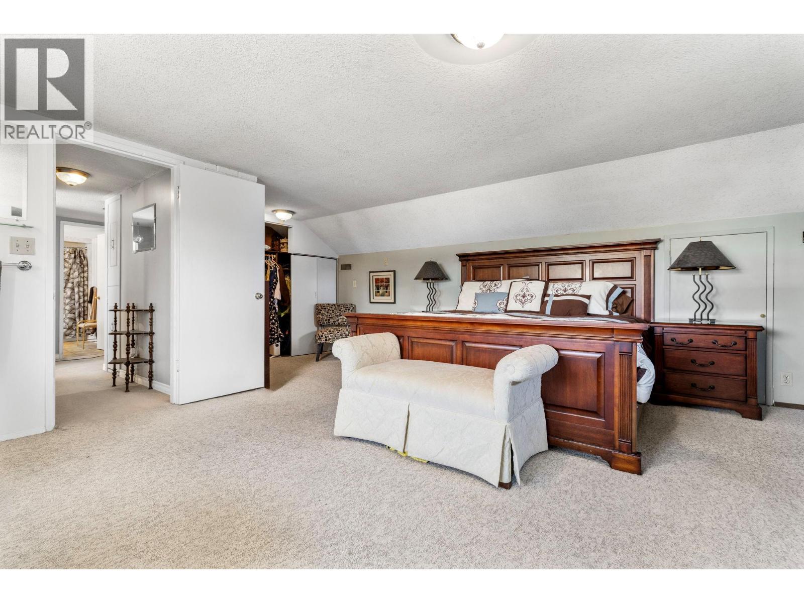 660 Sparrow Road - 30