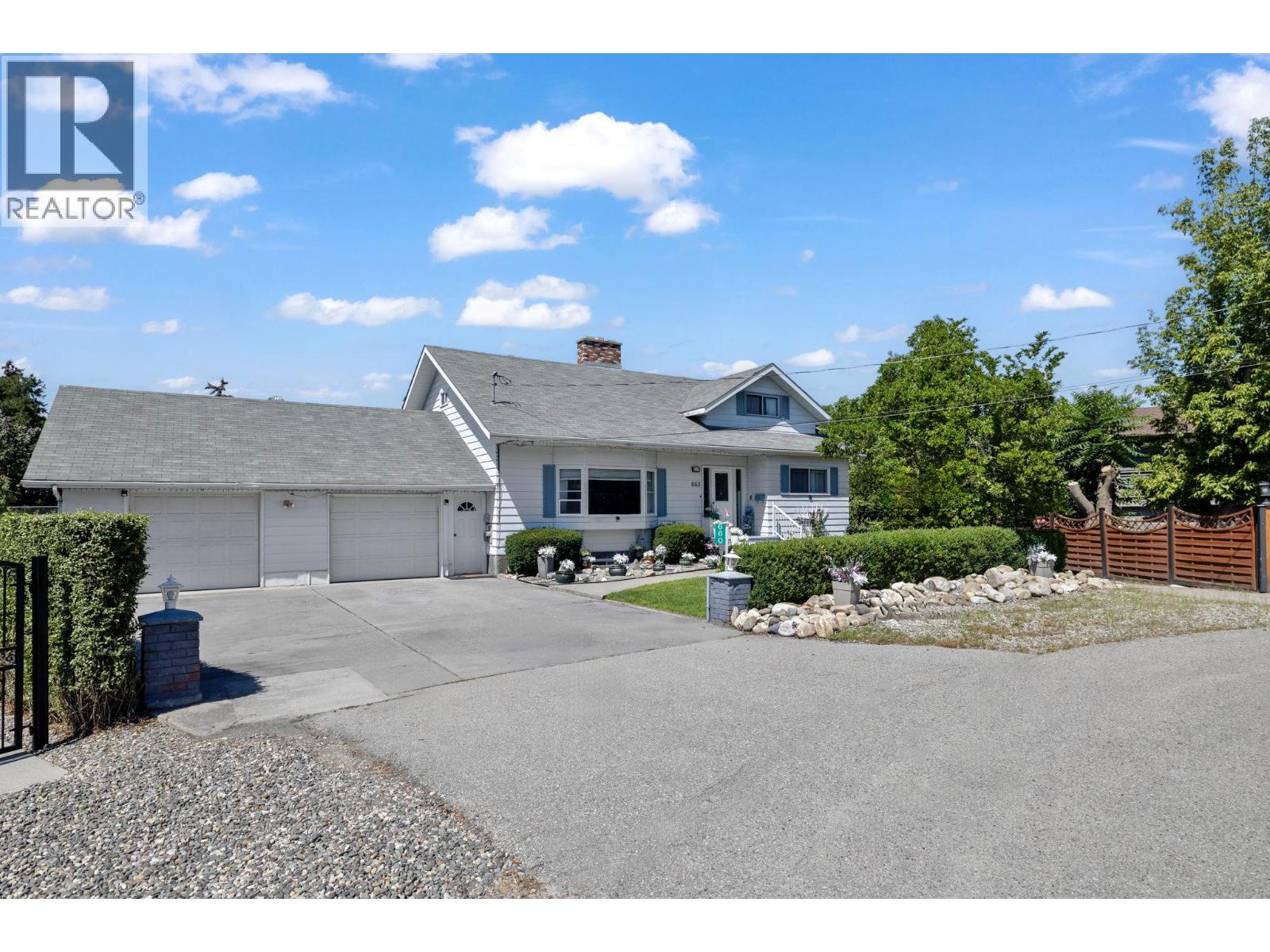 660 Sparrow Road - 1