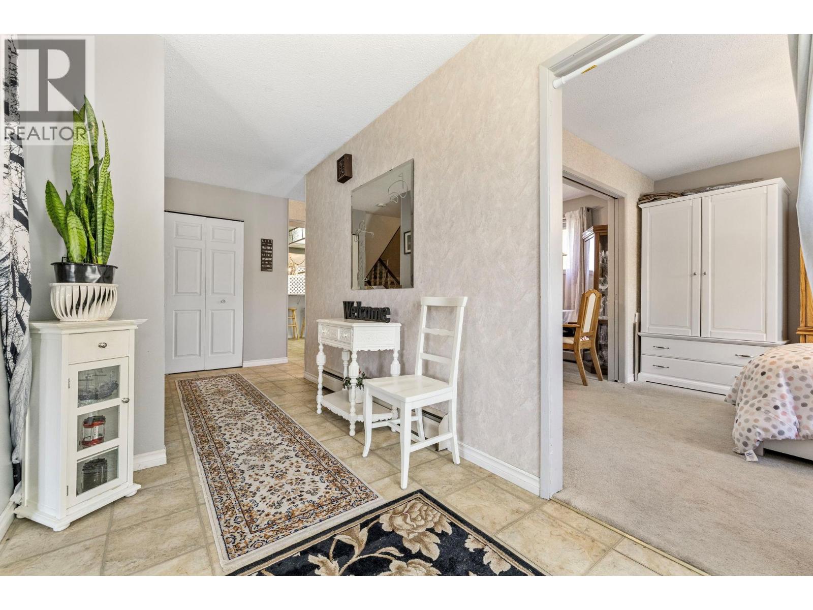 660 Sparrow Road - 4