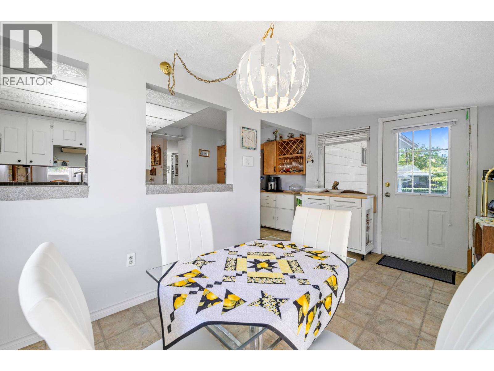 660 Sparrow Road - 22