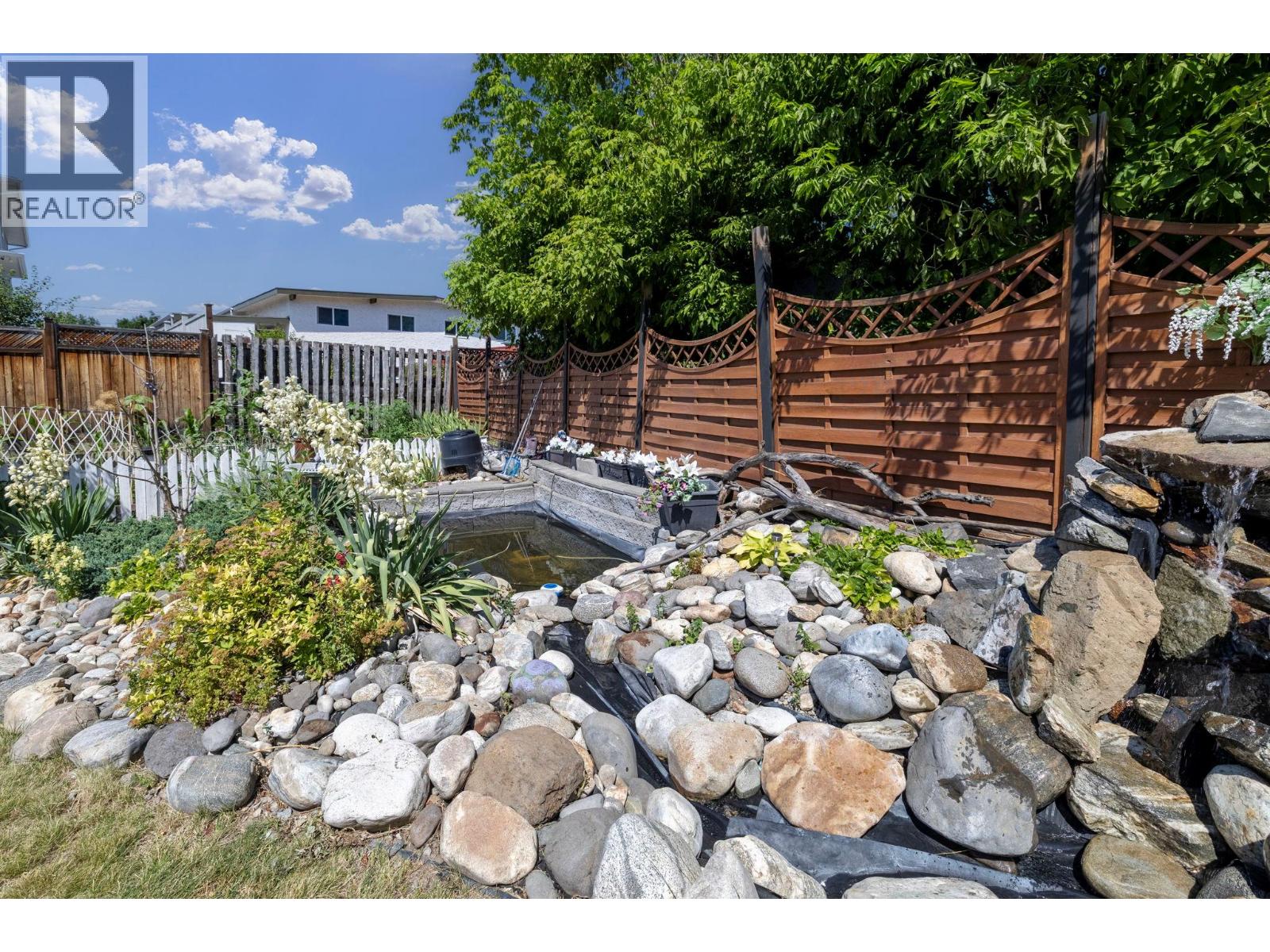 660 Sparrow Road - 61