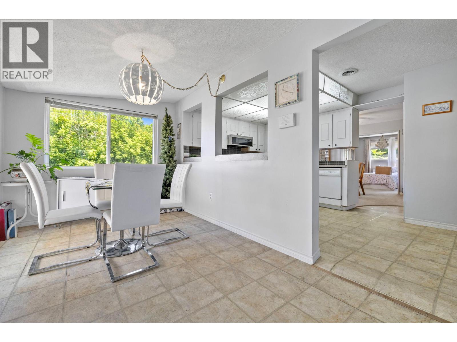660 Sparrow Road - 21
