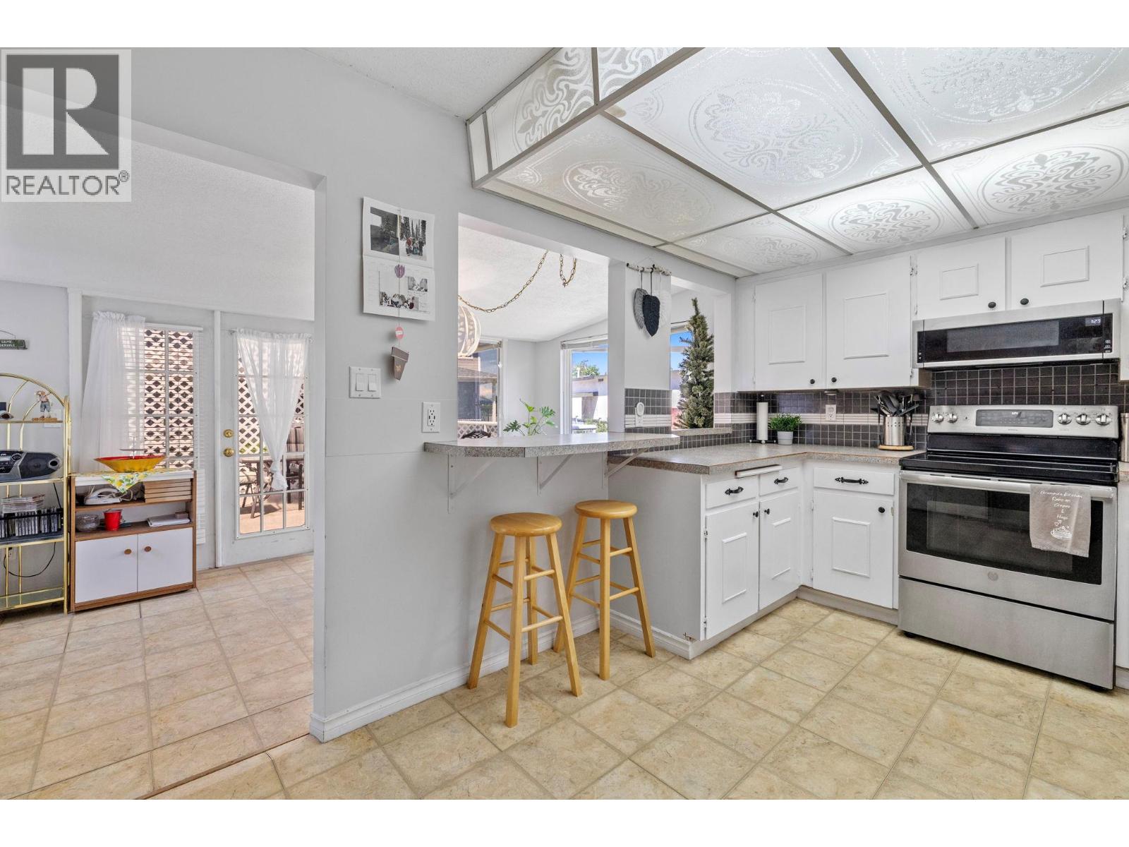 660 Sparrow Road - 14