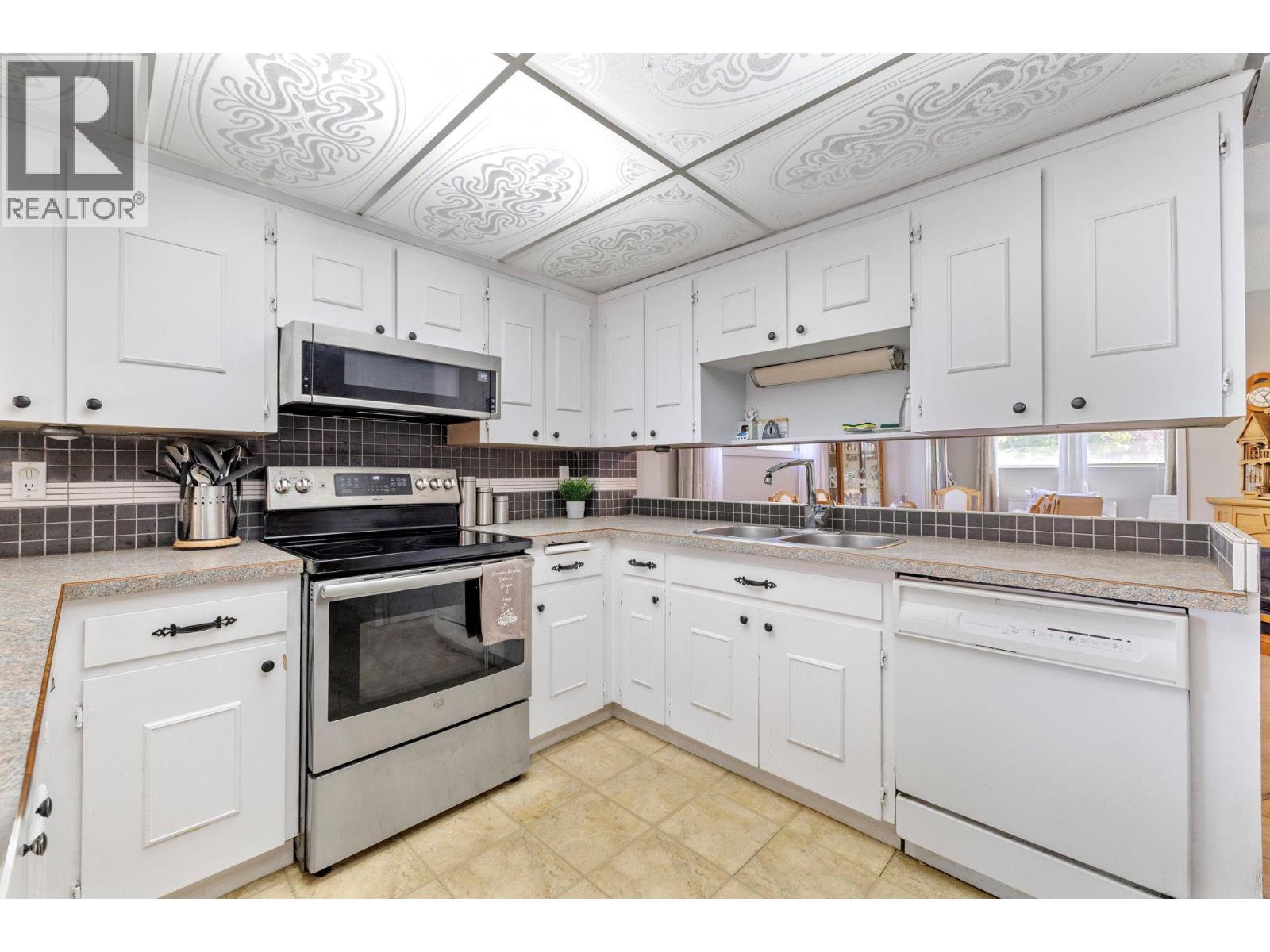 660 Sparrow Road - 20