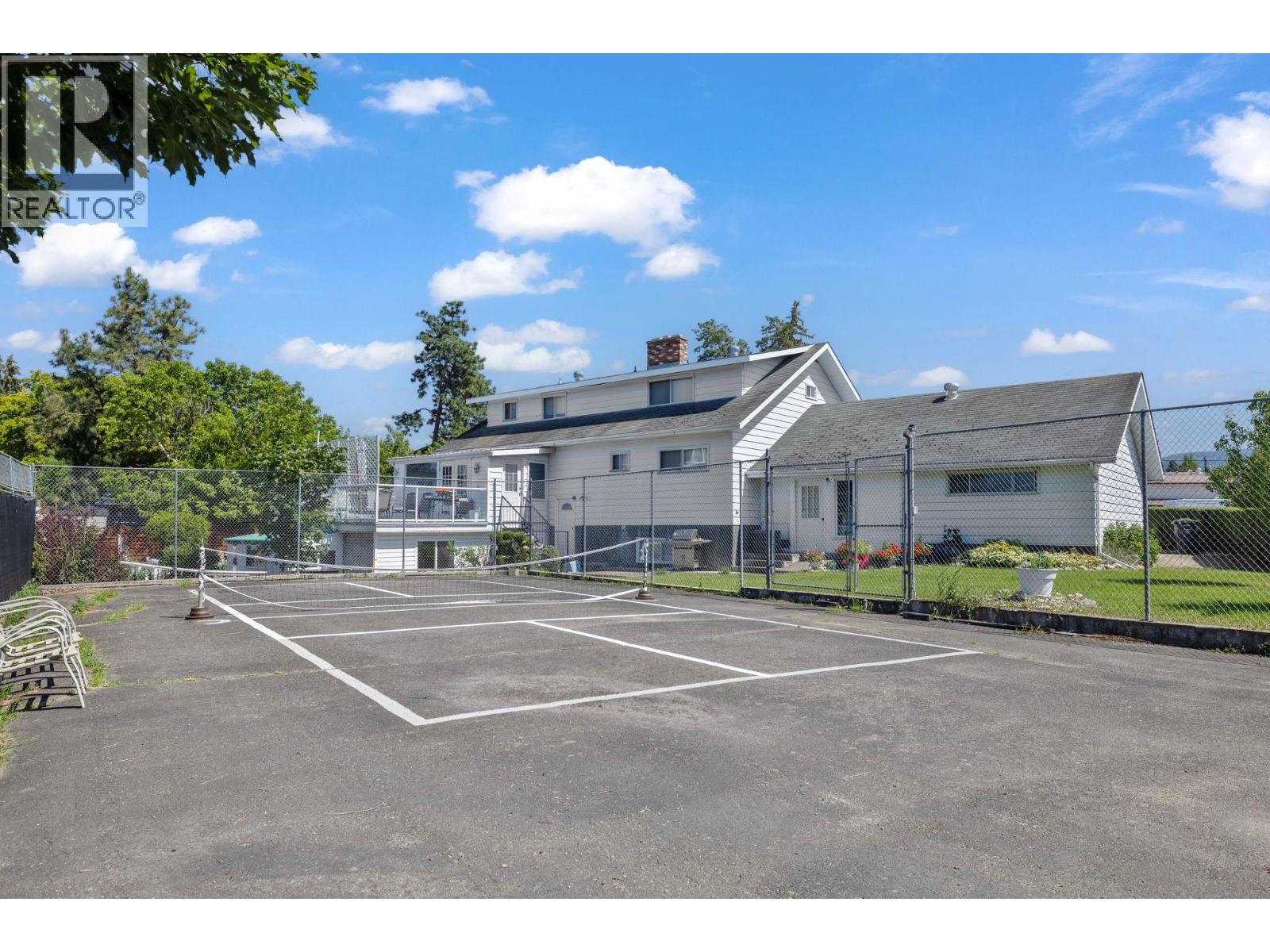 660 Sparrow Road - 55