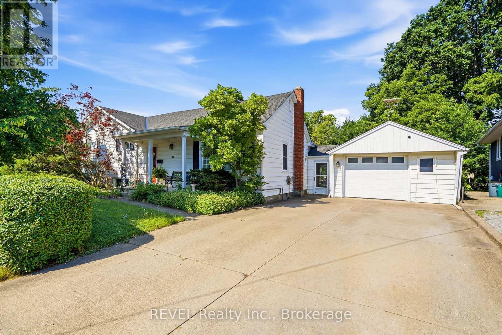 136 POWERVIEW AVENUE - 1