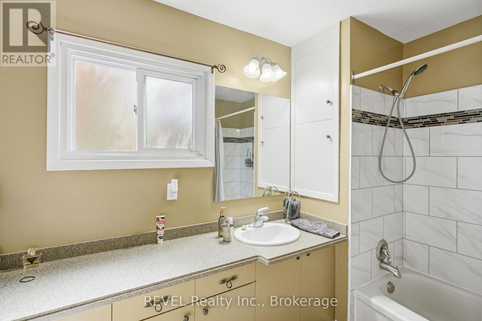 136 POWERVIEW AVENUE - 12