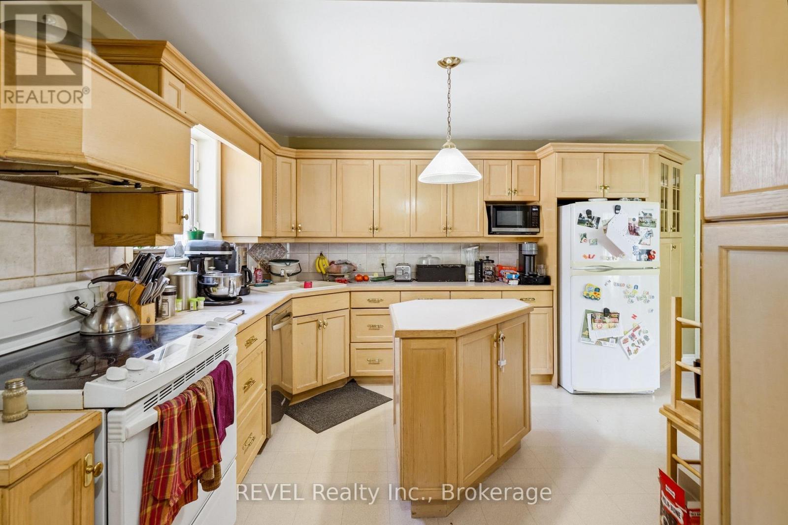 136 POWERVIEW AVENUE - 8
