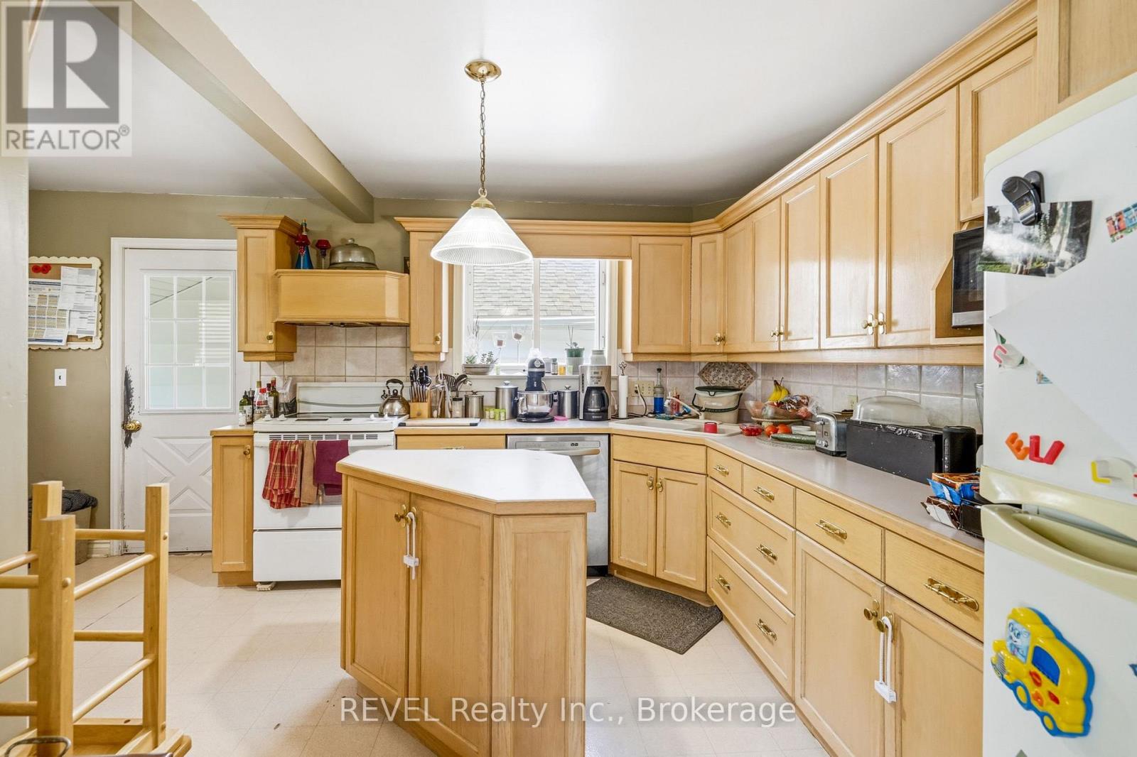 136 POWERVIEW AVENUE - 9