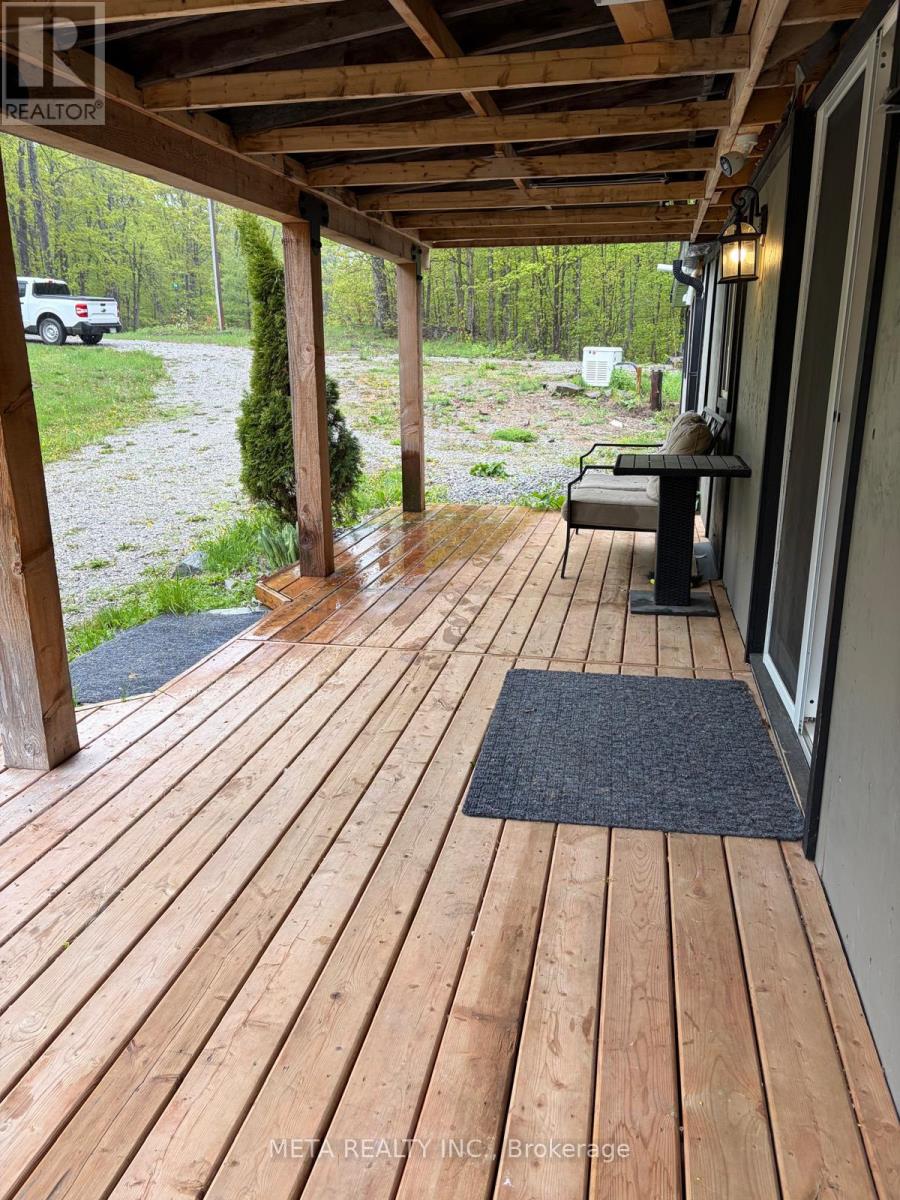 106 BOUNDARY LANE - 8