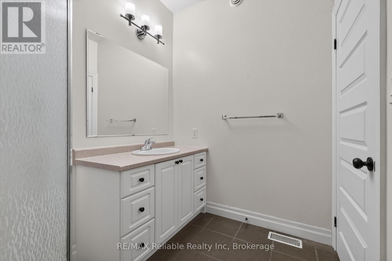 6 SWEET GRASS STREET - 24