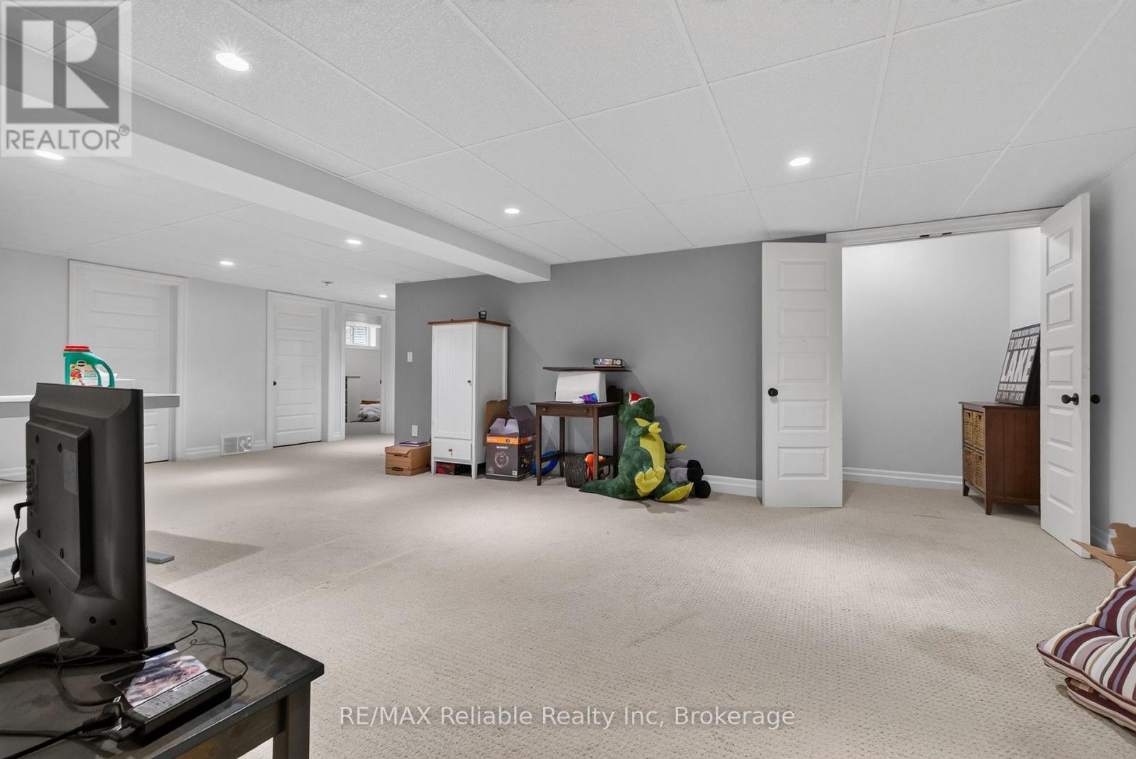 6 SWEET GRASS STREET - 26