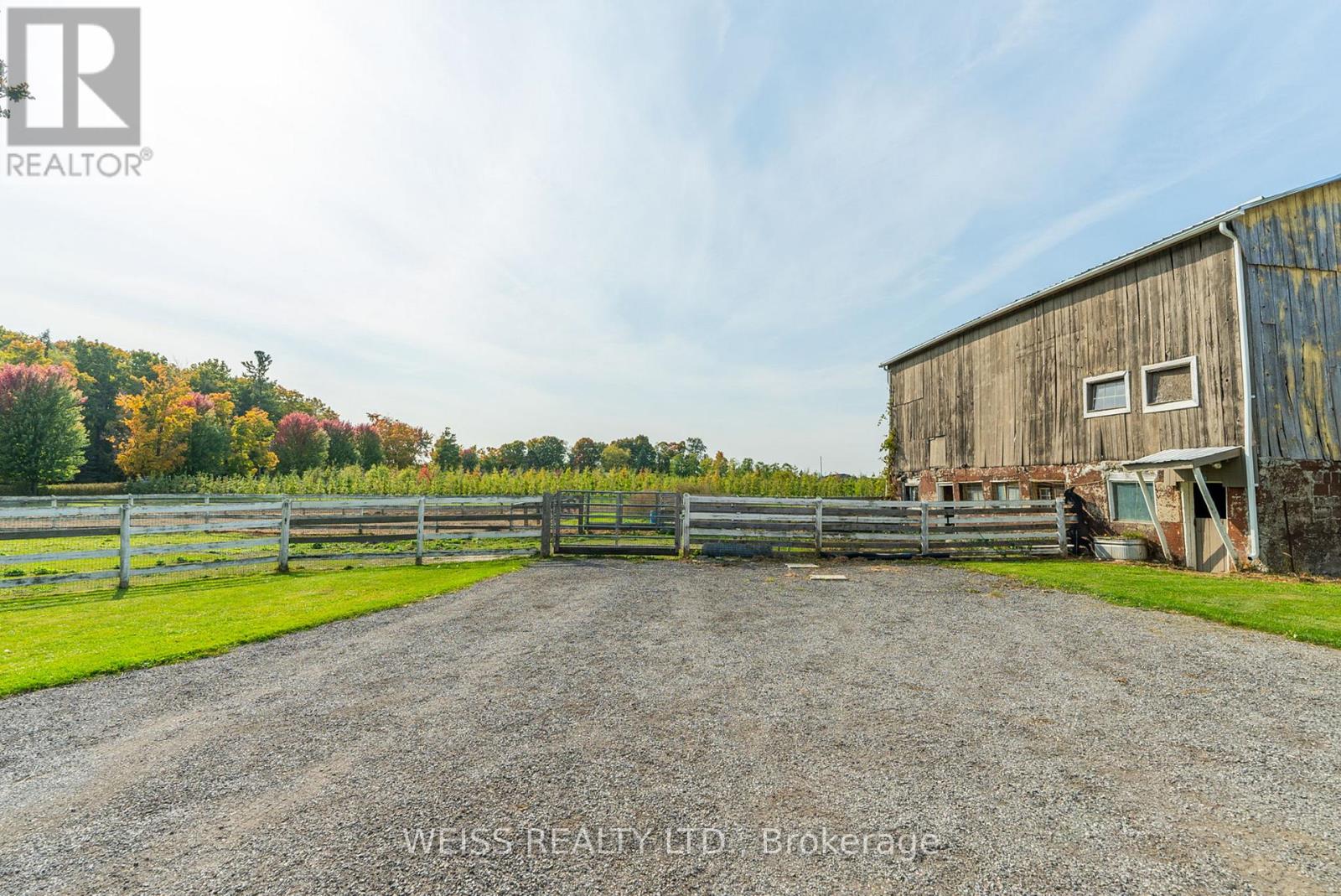 772 TOWNLINE ROAD W - 24