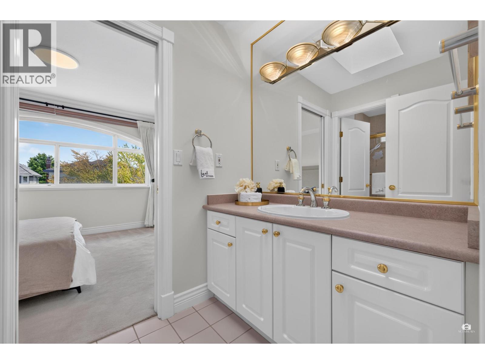 5 Bed, 5 Bath House for Sale in Richmond – 6286 DUNSMUIR CRESCENT, Richmond – MLS# R3145874 - Image 23