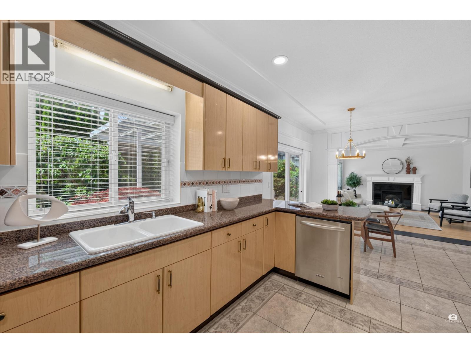 5 Bed, 5 Bath House for Sale in Richmond – 6286 DUNSMUIR CRESCENT, Richmond – MLS# R3145874 - Image 36