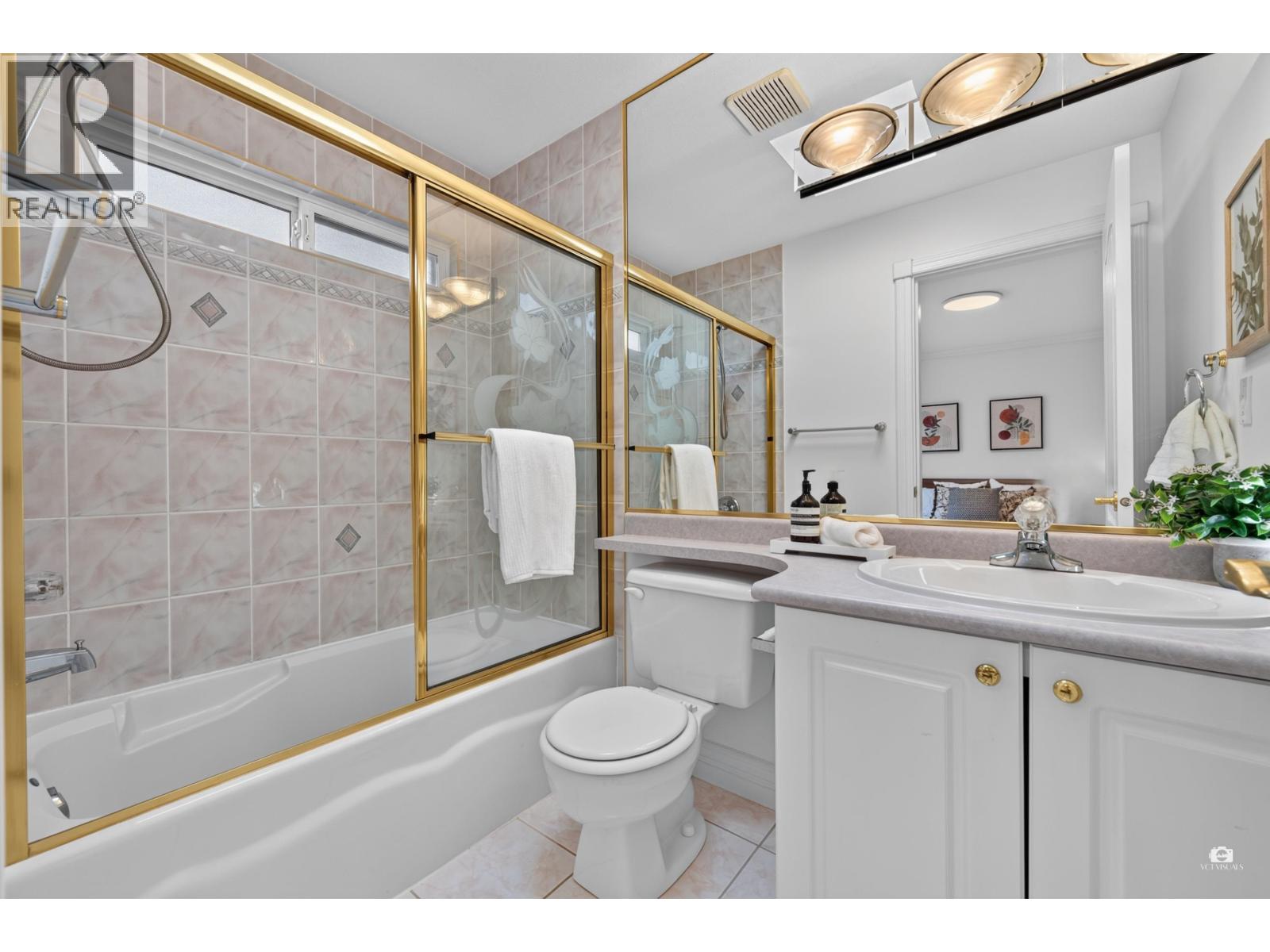 5 Bed, 5 Bath House for Sale in Richmond – 6286 DUNSMUIR CRESCENT, Richmond – MLS# R3145874 - Image 28