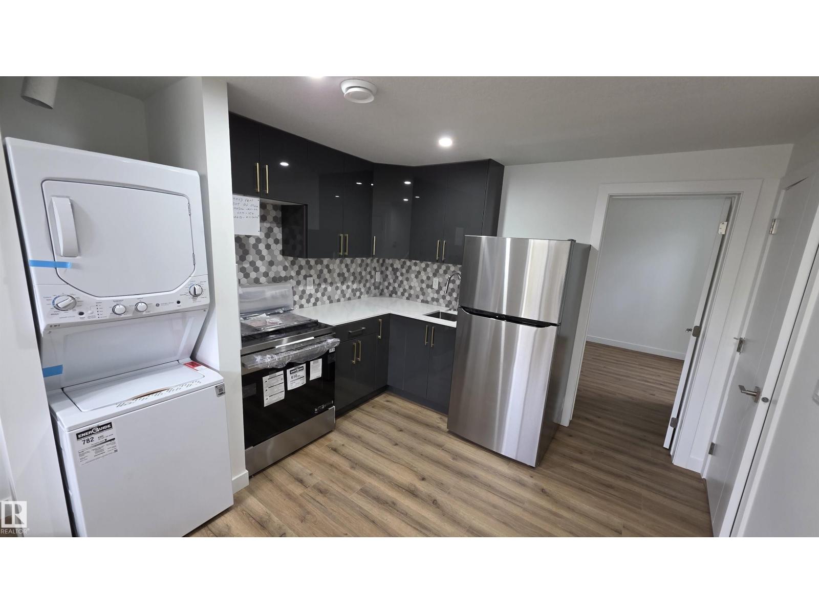 #1 6704 109 ST NW - 14