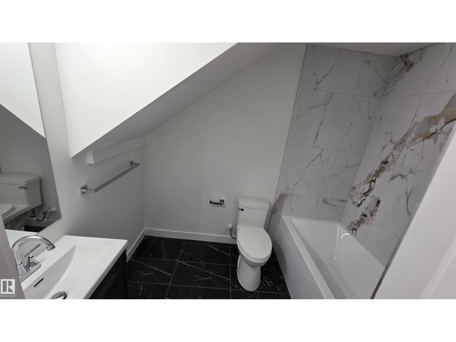 #1 6704 109 ST NW - 16