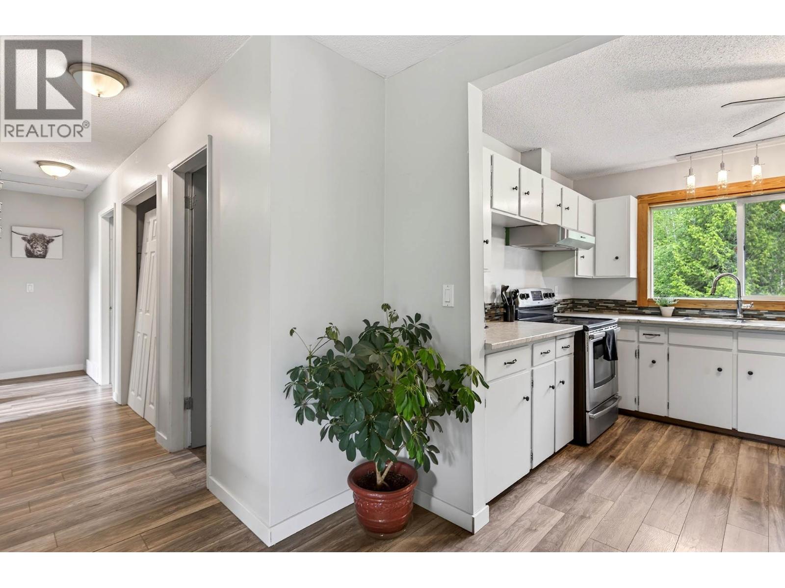 366 Joyce Lane - 8
