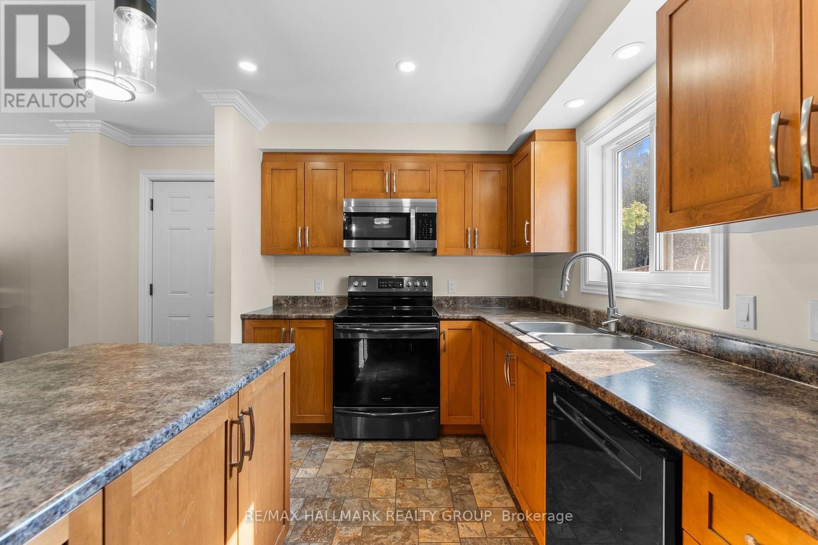 466 STEWARTVILLE ROAD W - 26