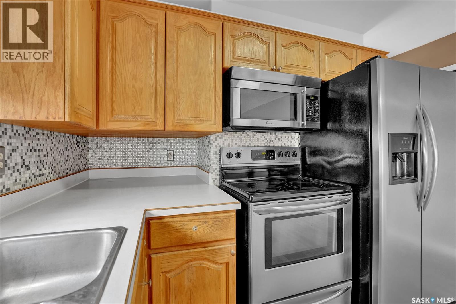300 Montreal STREET - Image 12