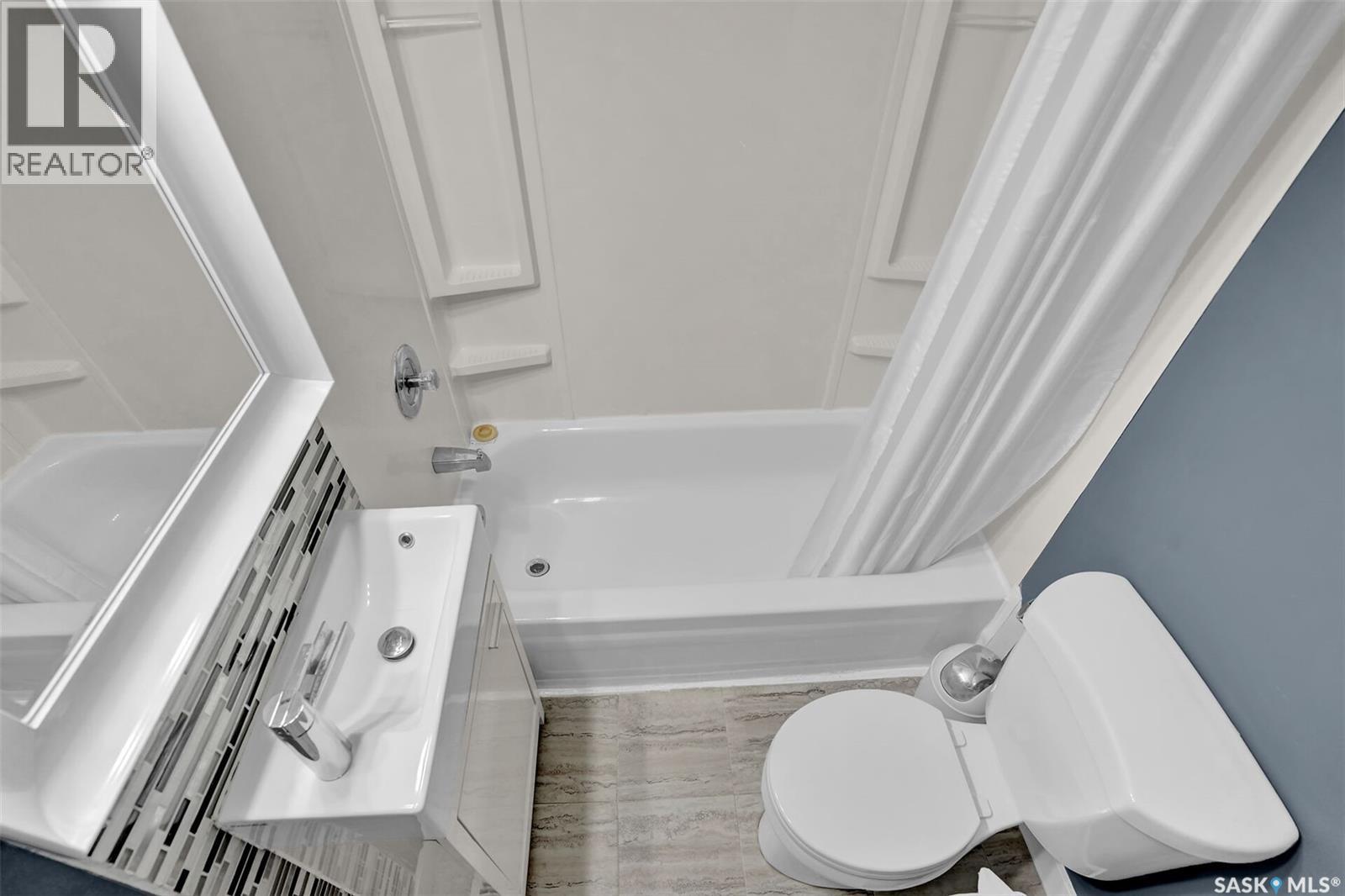300 Montreal STREET - Image 18