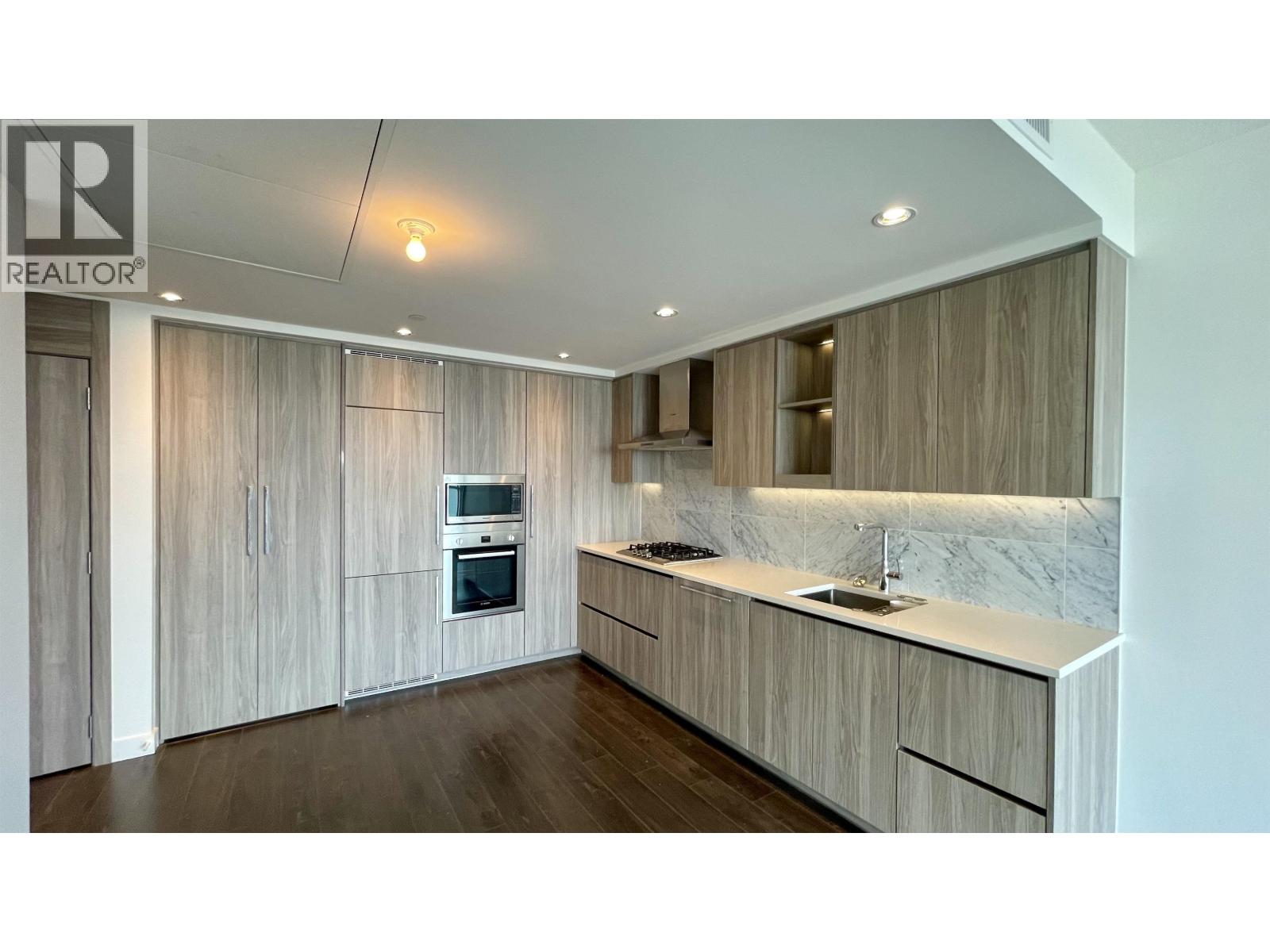 3801 4720 LOUGHEED HIGHWAY, Burnaby — photo 2
