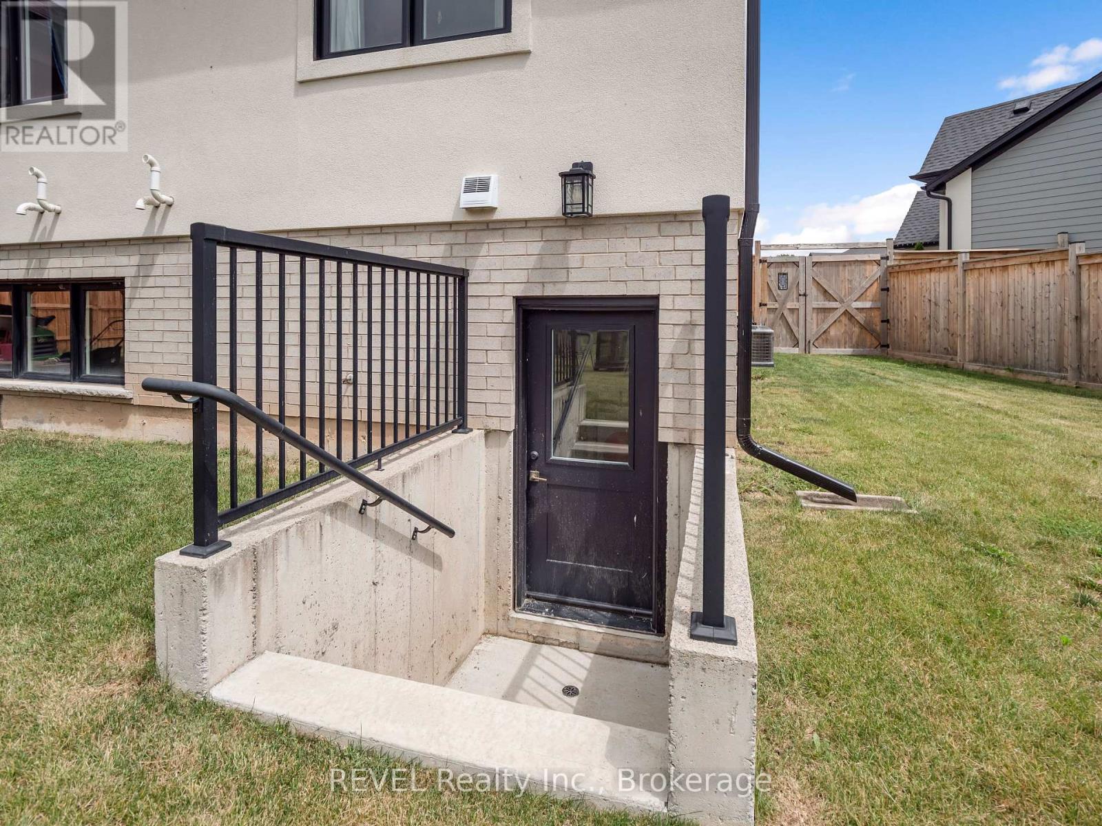 2761 ARROWSMITH COURT - 38