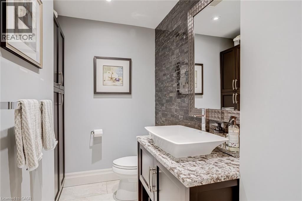 994 COURTLAND Drive - Image 17