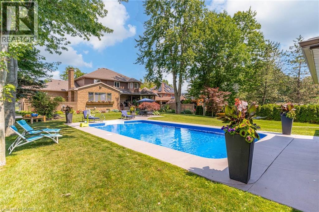 994 COURTLAND Drive - Image 43