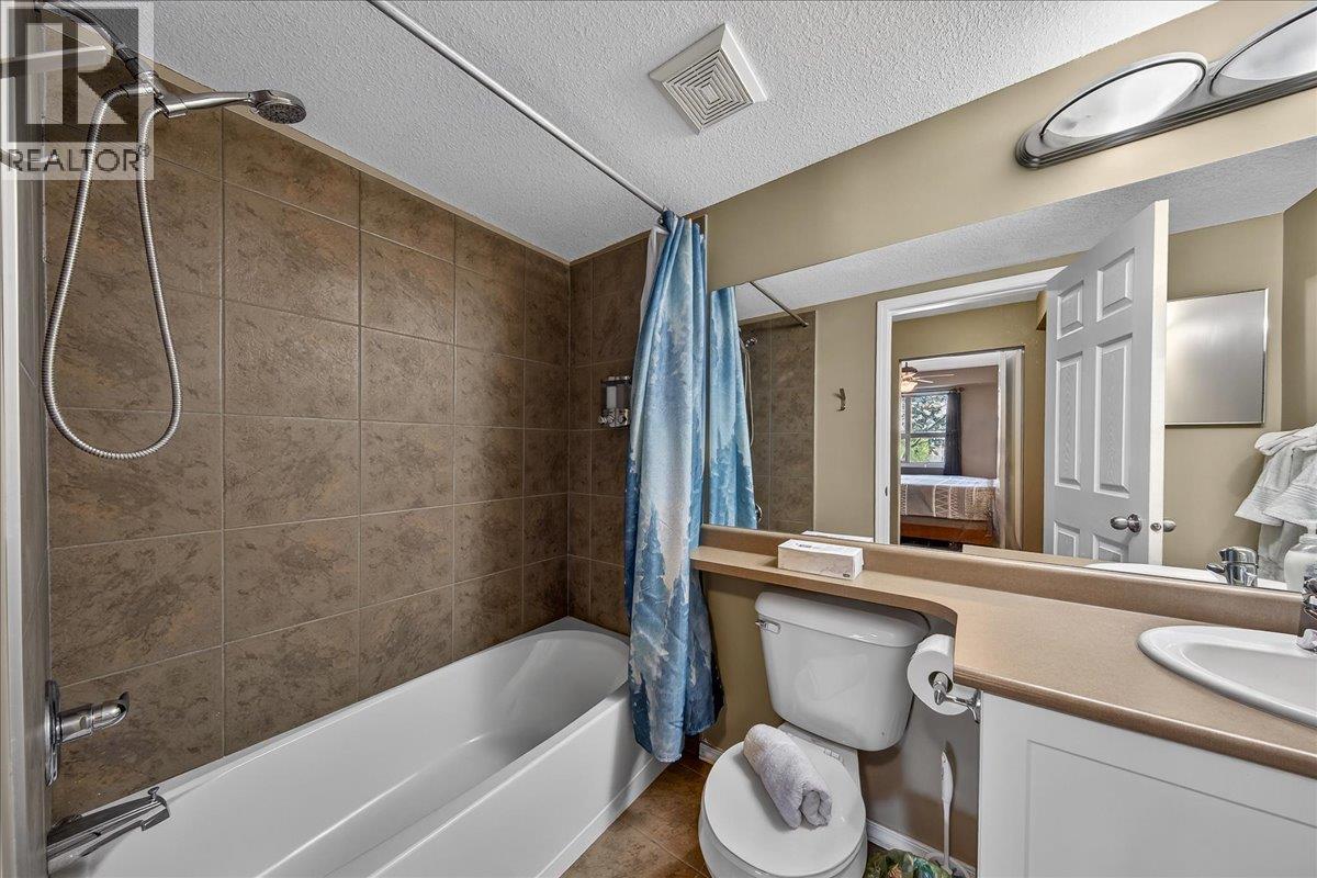 #2114 205 THIRD Avenue - 25