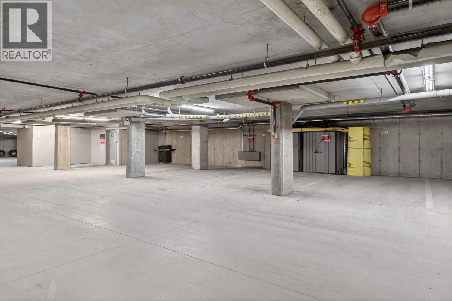 #2114 205 THIRD Avenue - 33