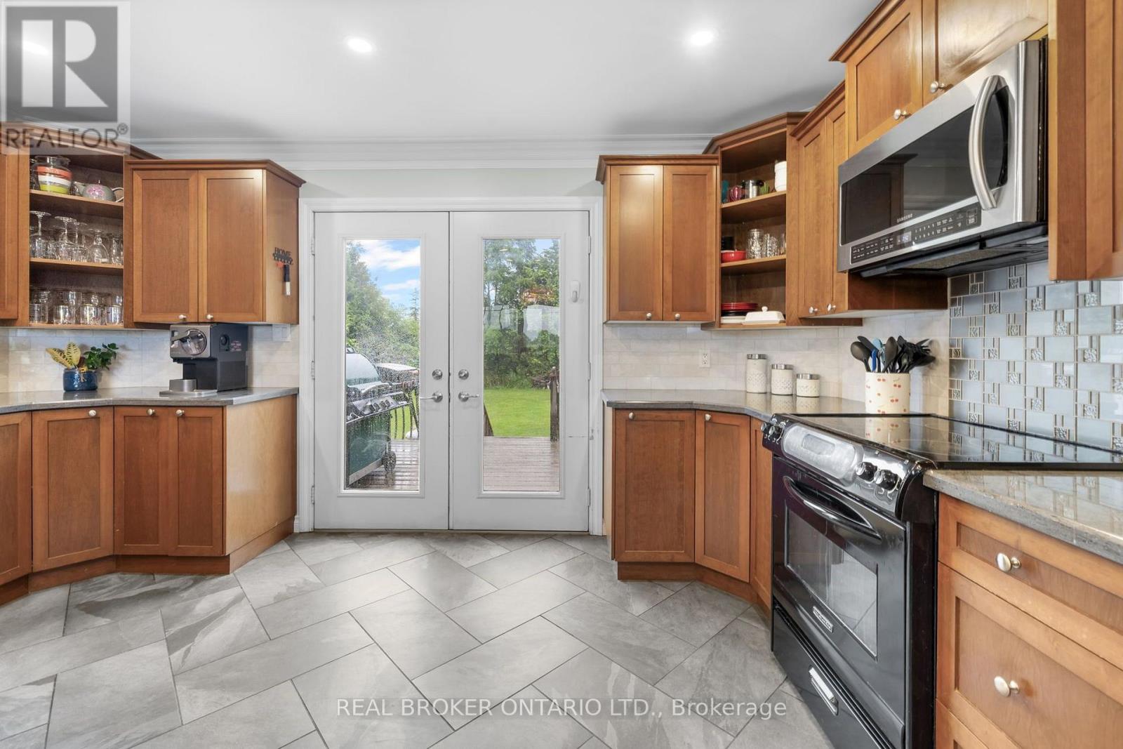 1919 STAGECOACH ROAD, Ottawa. Luxury613. By Peter Sagos - Image 9