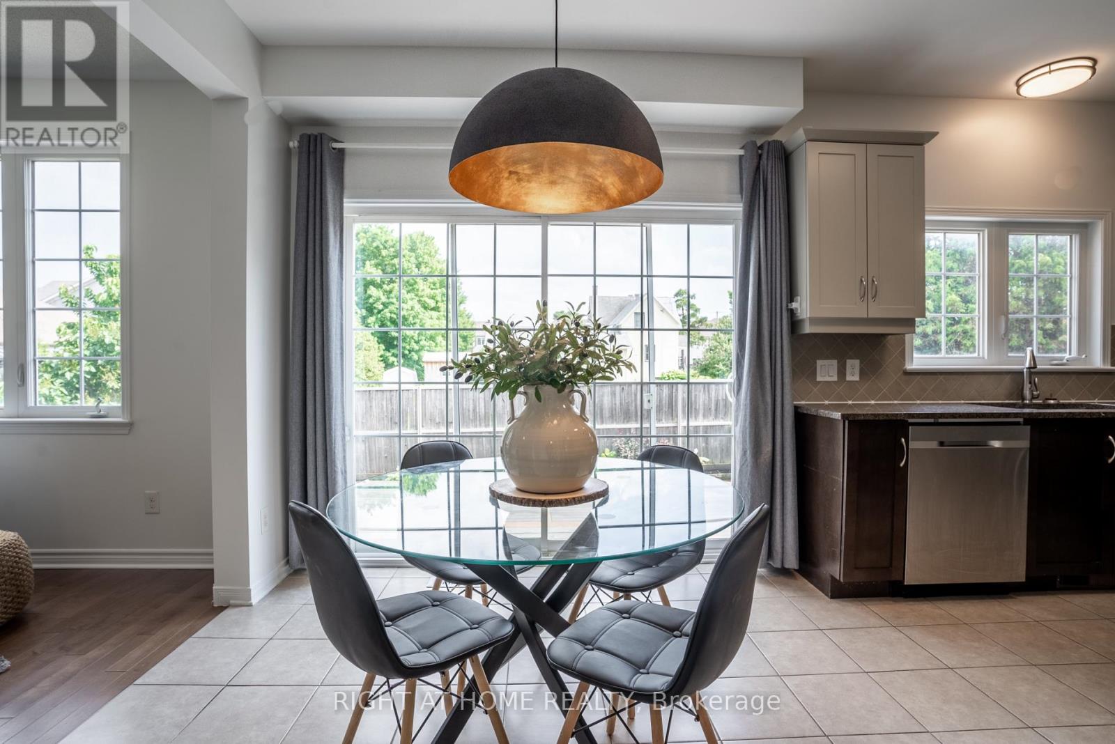 106 SUNITA CRESCENT - 14